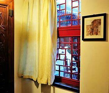 Templeside Deluxe Hutong