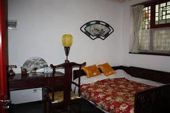 Templeside Deluxe Hutong 2* Beijing